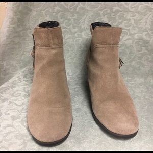 Aerosoles suede ankle boots